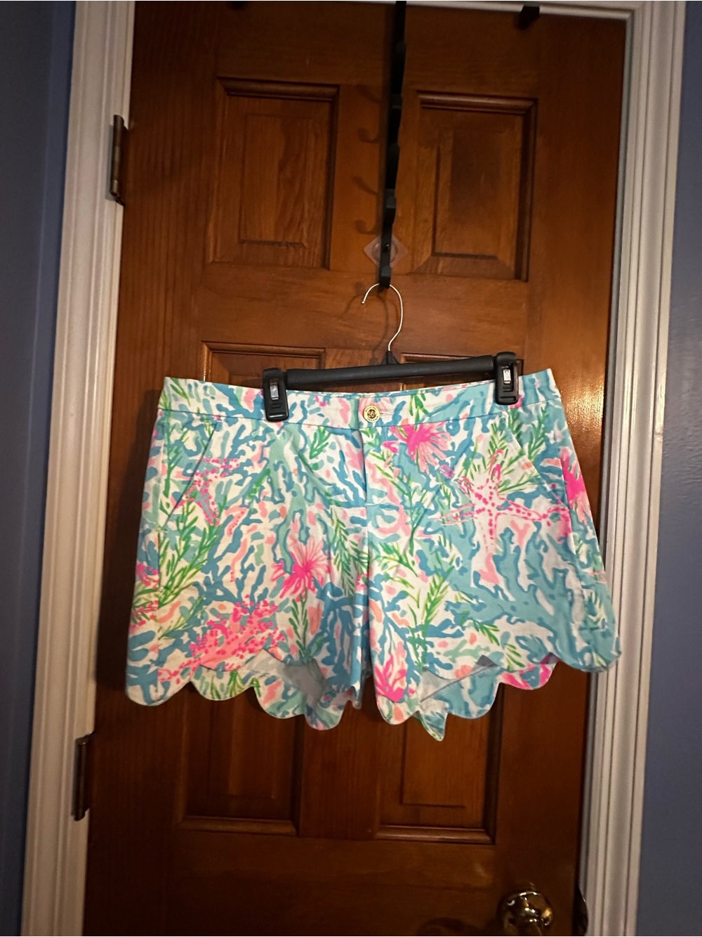 Lilly Pulitzer Scalloped Hem Reef-Print Shorts in Pink & Aqua